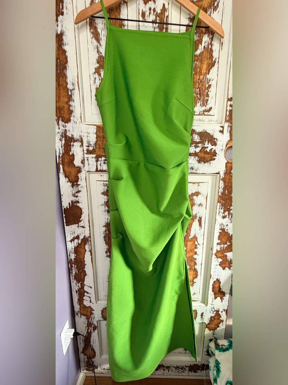 Elliatt Rose Midi Dress in Green Size Large Ruched Cocktail Wedding Guest